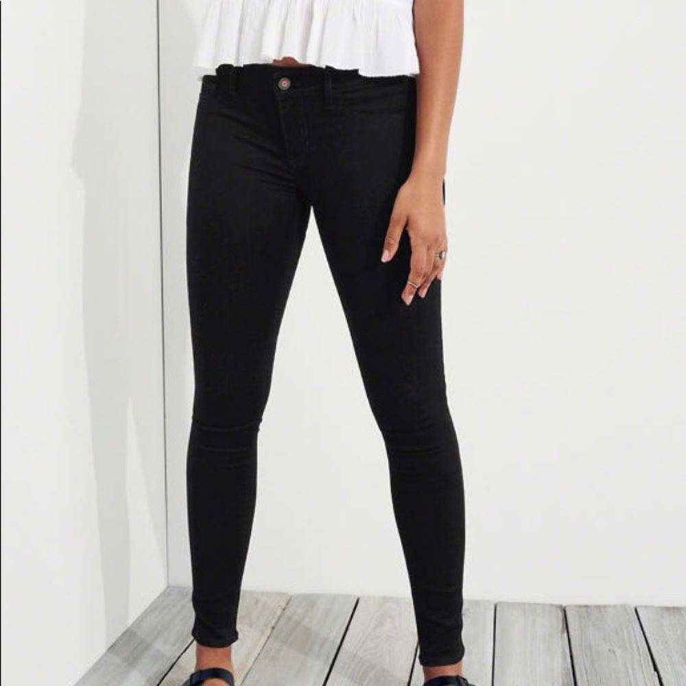 Black Super skinny Hollister jeans.